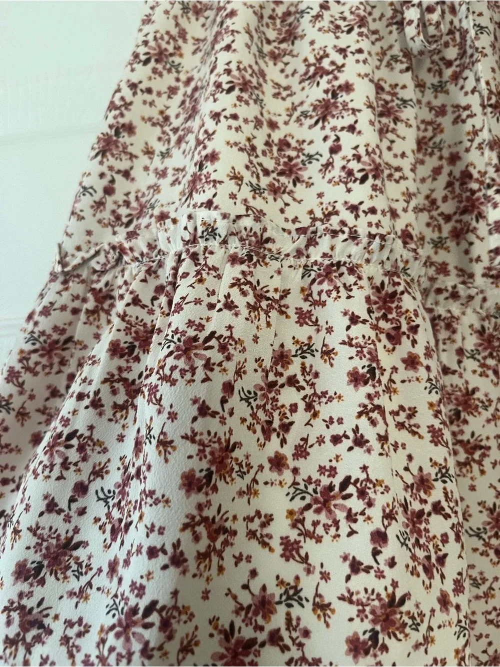 Paper crane Floral Tiered Mini Skirt - Ivory with Red Floral Print